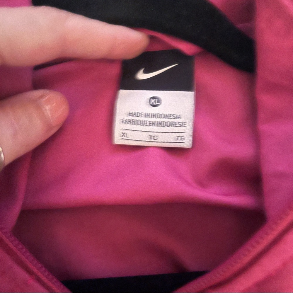Nike Women's Pink Jacket. Size XL. - Picture 7 of 7